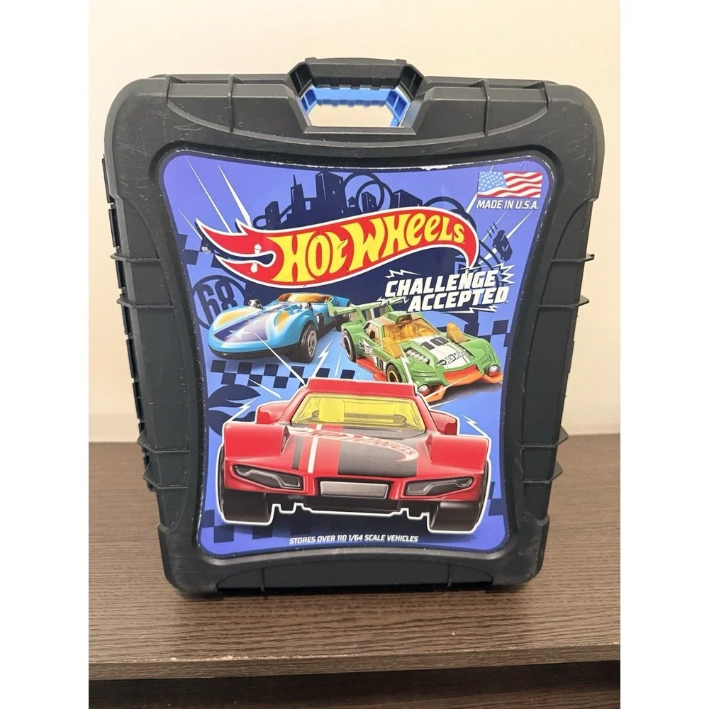 Hot Wheels Challenge Accepted 110 Car Storage Case w/ Retractable Handle Wheels
